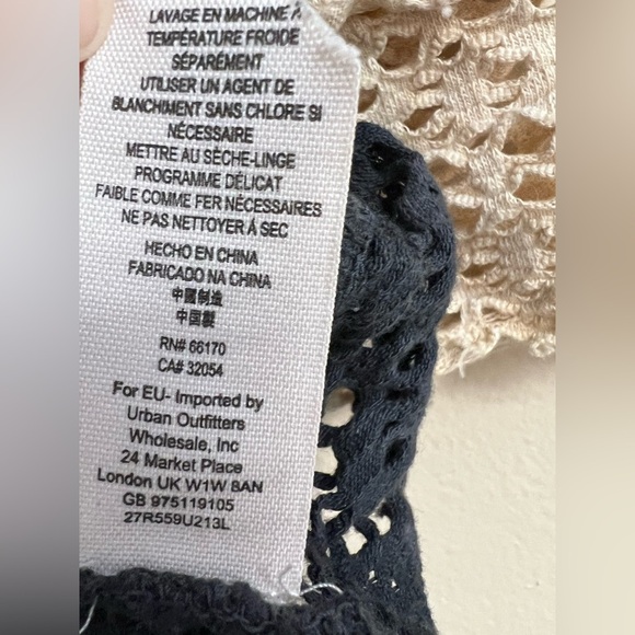 We The Free Women's Short XS Lace Laser Cut Open Knit Oversized Top - Picture 7 of 7